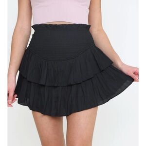 NWT Black Crawford Smocked Ruffle Mustard Seed Skort. Size large